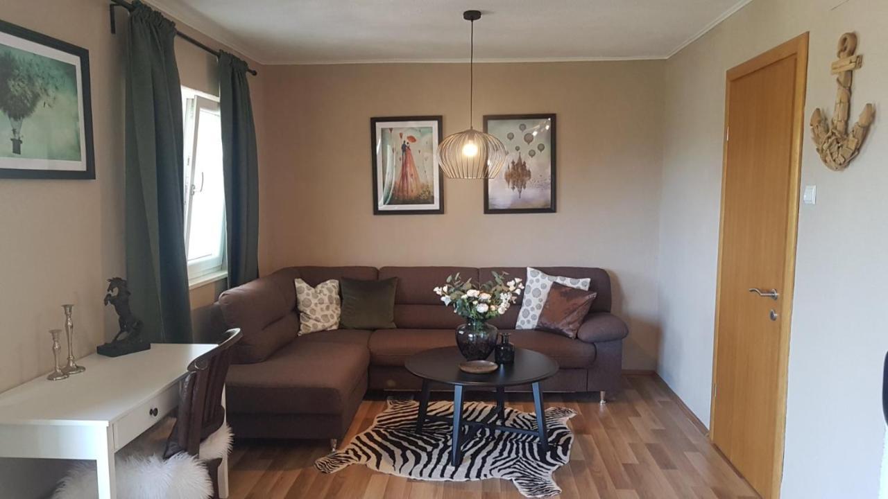 Apartman Ella Peracko Blato ภายนอก รูปภาพ