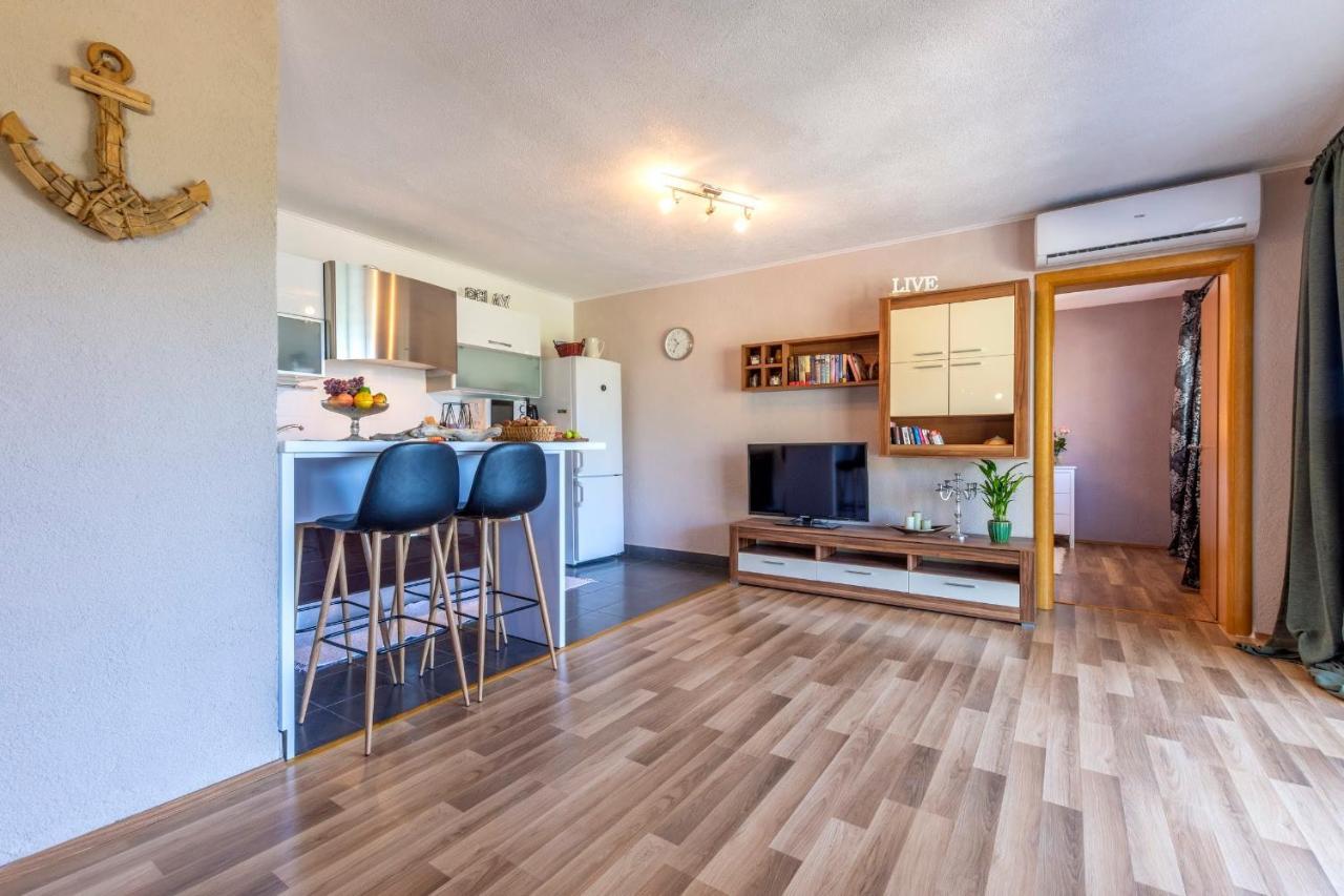 Apartman Ella Peracko Blato ภายนอก รูปภาพ